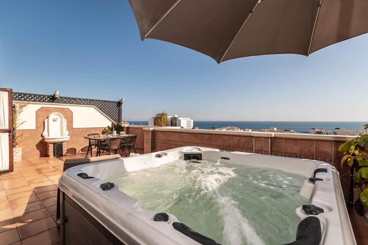Stunning Penthouse In The Centre Of Nerja Apartment Exterior photo